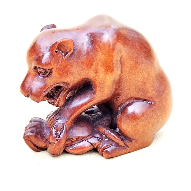 Y9039 - 2" Hand Carved Japanese Boxwood Netsuke Carving Figurine - Wolf and Crab
Y9039 - 2" Hand Carved Japanese Boxwood Netsuke Carving Figurine - Wolf and Crab