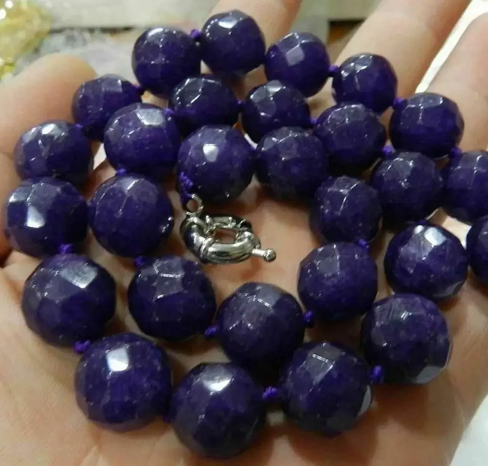 Natuarl 10mm faceted Amethyst round gem Beaded Necklace 18“ gem
Natuarl 10mm faceted Amethyst round gem Beaded Necklace 18“ gem