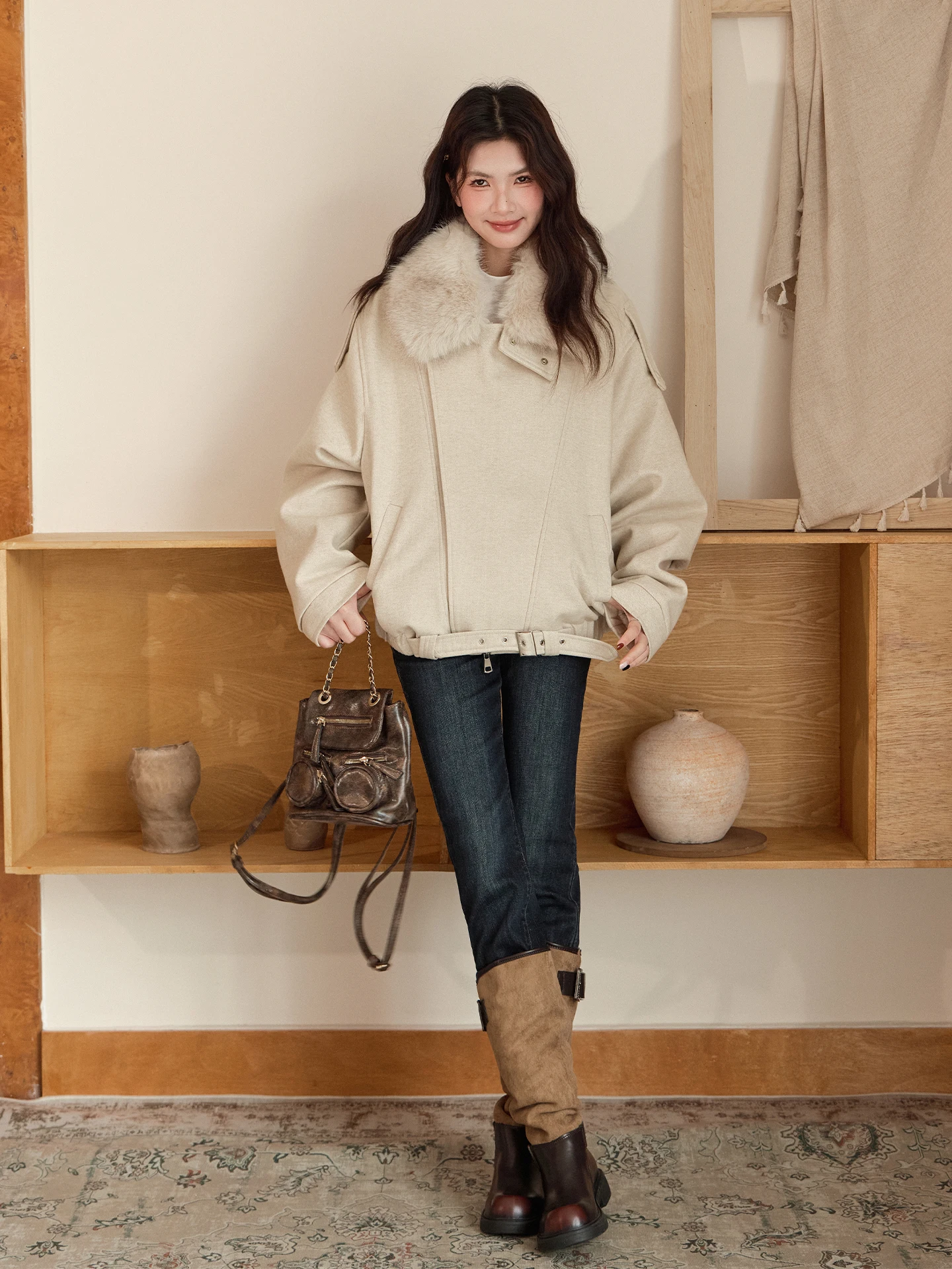 Женская повседневная теплая парка с воротником из искусственного меха, оригинальный американский ретро-стиль, длинный рукав, на молнии, милый дизайн
Женская повседневная теплая парка с воротником из искусственного меха, оригинальный американский ретро-стиль, длинный рукав, на молнии, милый дизайн