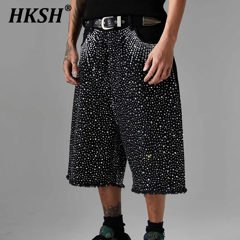 HKSH Summer New Men Tide Heavy Embroidered Frayed Denim Pants Dark Shorts High Street Chic Casual Loose Half Lengh Capris HK6133
HKSH Summer New Men Tide Heavy Embroidered Frayed Denim Pants Dark Shorts High Street Chic Casual Loose Half Lengh Capris HK6133