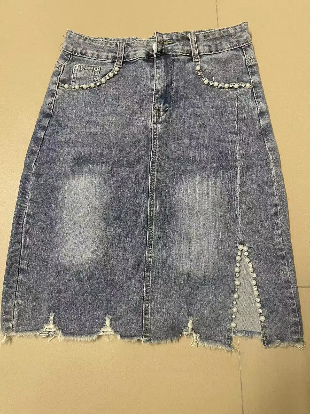 Washed Rough Edge Denim Half Body Short Skirt.British Style Women's Summer Fashion Beaded Casual Stretch To Do Old Denim Skirt
Washed Rough Edge Denim Half Body Short Skirt.British Style Women's Summer Fashion Beaded Casual Stretch To Do Old Denim Skirt