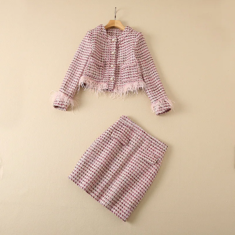 New European and American women's wear for winter 2022 Long sleeve fringed beaded jacket skirts fashionable tweed suit
New European and American women's wear for winter 2022 Long sleeve fringed beaded jacket skirts fashionable tweed suit