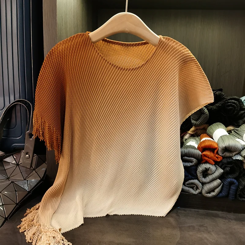 Miyake Change Khaki Gradient Irregular Wrinkle T-shirt for Women 2025 New Round Collar Slim Chic Short Sleeve Pullover Tops
Miyake Change Khaki Gradient Irregular Wrinkle T-shirt for Women 2025 New Round Collar Slim Chic Short Sleeve Pullover Tops