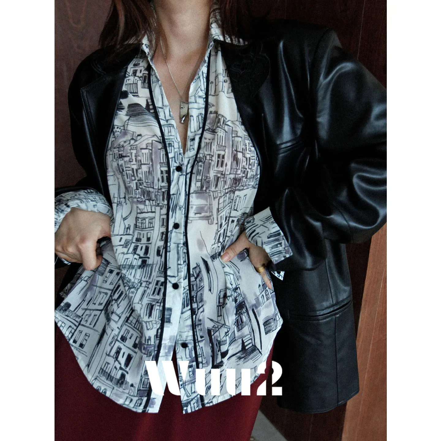 Hand-Painted Print Long Sve irt Women's Collar Design Sense Small ence irt Adria Bla White Dn Faion Design
Hand-Painted Print Long Sve irt Women's Collar Design Sense Small ence irt Adria Bla White Dn Faion Design