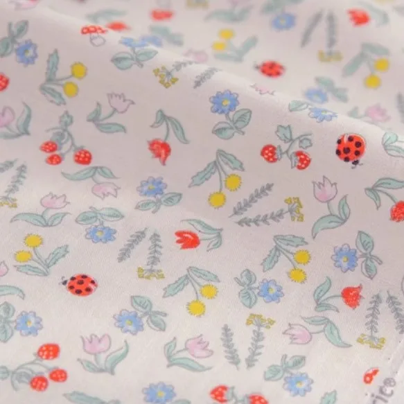 Cotton Poplin Pastoral Floral Fabric for Kids Baby Sewing Cloth Dresses Skirt DIY Handmade Patchwork
Cotton Poplin Pastoral Floral Fabric for Kids Baby Sewing Cloth Dresses Skirt DIY Handmade Patchwork