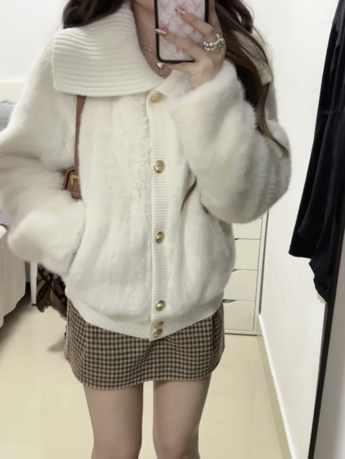 Korean Sweet Sle White Large Collar Faux Fur Jaet Women's Autumn Winter Young Sle High Sensation Versatile Fluffy Outer...
Korean Sweet Sle White Large Collar Faux Fur Jaet Women's Autumn Winter Young Sle High Sensation Versatile Fluffy Outer...