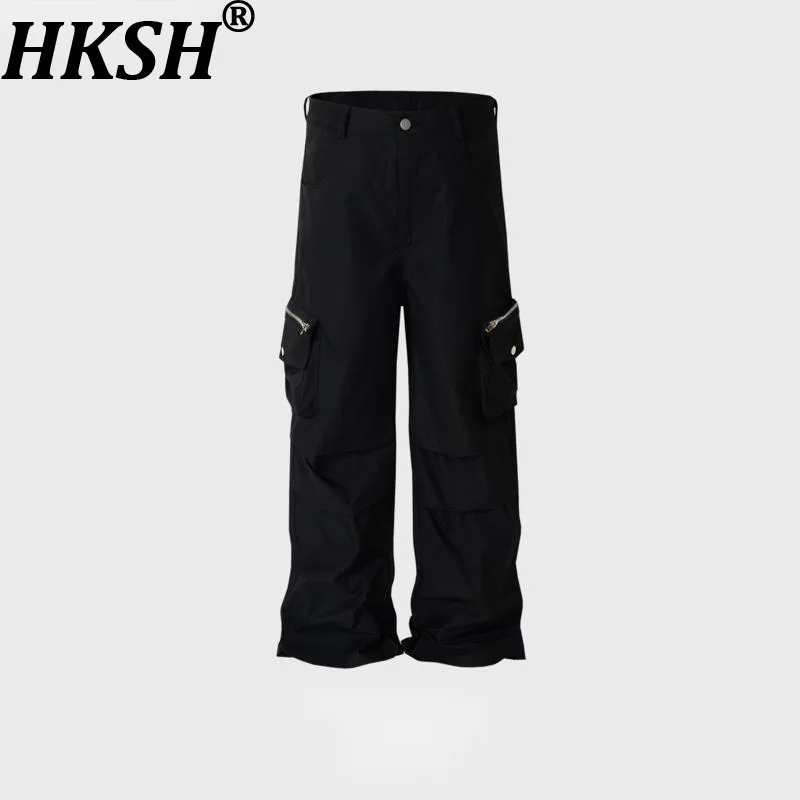 HKSH весна осень новый мужской уличный стиль сафари прямые брюки-карго с несколькими карманами и драпировкой с регулируемыми манжетами повседневные брюки-карго в стиле панк HK14246
HKSH весна осень новый мужской уличный стиль сафари прямые брюки-карго с несколькими карманами и драпировкой с регулируемыми манжетами повседневные брюки-карго в стиле панк HK14246