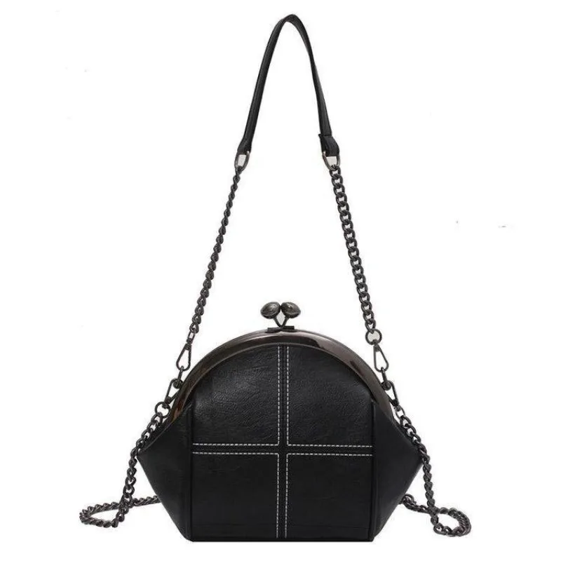 Korean Version of Wholesale Shell Bag Wholesale Women's Simple Shoulder Messenger Bag 2026 Popular Women Temperament Commuting
Korean Version of Wholesale Shell Bag Wholesale Women's Simple Shoulder Messenger Bag 2026 Popular Women Temperament Commuting