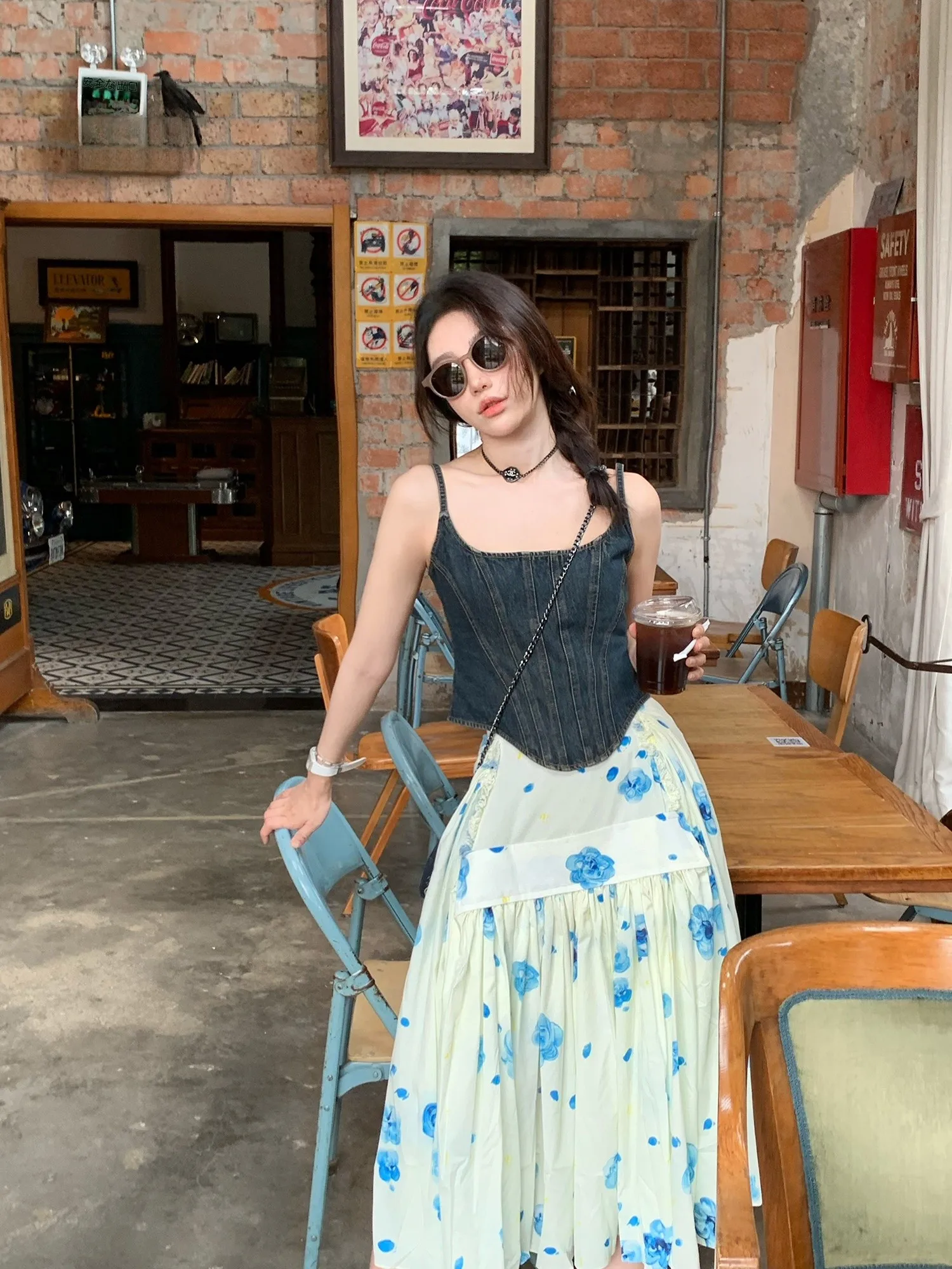 Amor Mar Oil Painting Floral Pleated A-Line Midi Skirt High Waist Long Skirt Patchwork Half Body Skirt Summer Collection
Amor Mar Oil Painting Floral Pleated A-Line Midi Skirt High Waist Long Skirt Patchwork Half Body Skirt Summer Collection