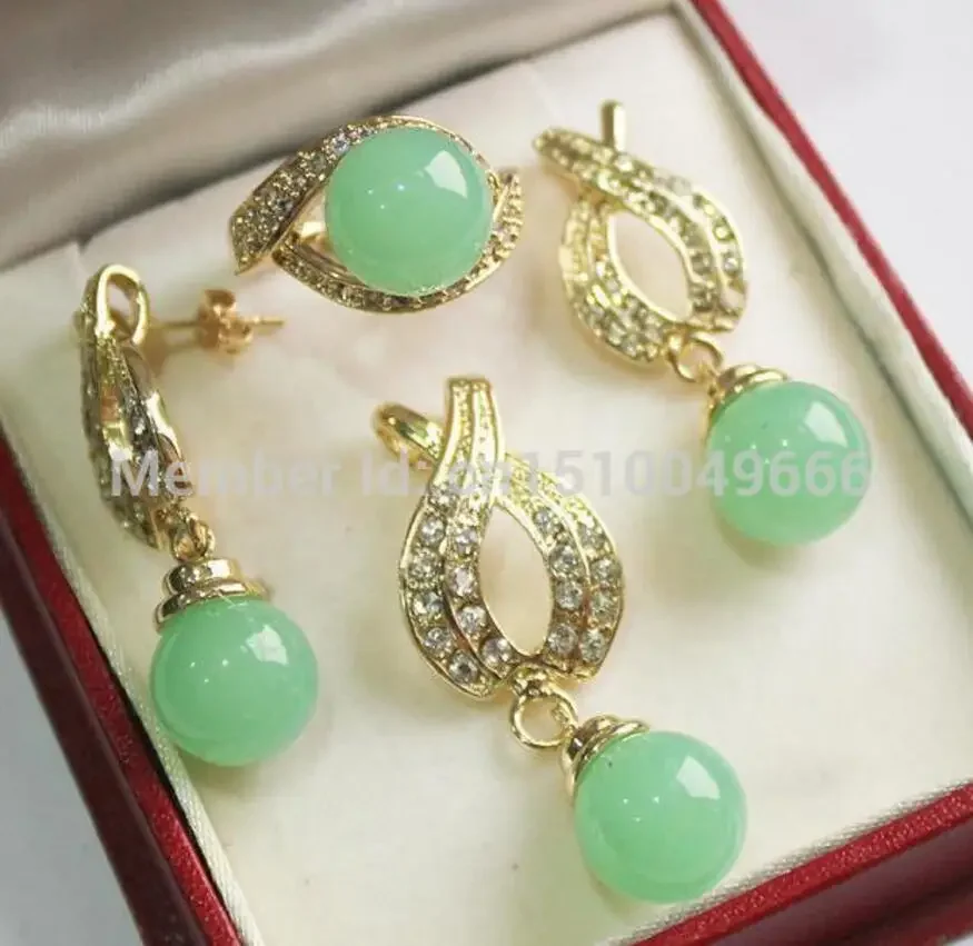 1Set AAA 12mm Green jade Pendant Necklace Earrings Ring Set gem
1Set AAA 12mm Green jade Pendant Necklace Earrings Ring Set gem