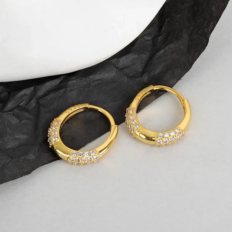 925 Sterling Silver Zircon Hoop Earrings for Woman Fashion Korean Party Jewelry Temperament Girl's Daily Versatile Accessories
925 Sterling Silver Zircon Hoop Earrings for Woman Fashion Korean Party Jewelry Temperament Girl's Daily Versatile Accessories