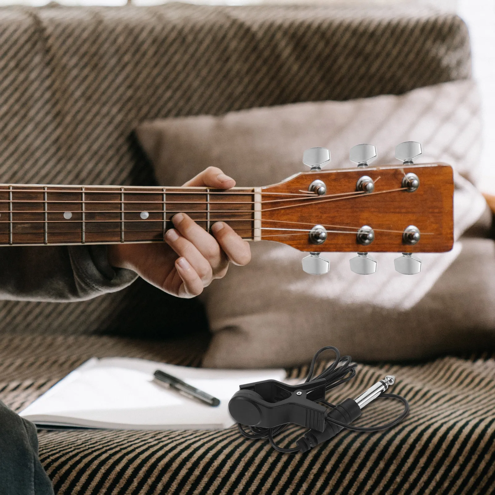 Clip-On Guitar Pickup Microphone Universal Transducer For Acoustic Violin Mandolin Easy Tuning Lightweight Portable Durable Abs
Clip-On Guitar Pickup Microphone Universal Transducer For Acoustic Violin Mandolin Easy Tuning Lightweight Portable Durable Abs