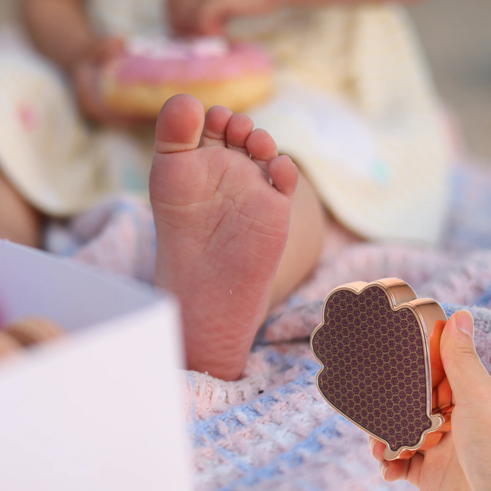 Foot Remover Exfoliator Portable Golden Pedicure Tool Home Use Foot Callus Scrubber Dead Hard Skin Remover Pedicure Tool
Foot Remover Exfoliator Portable Golden Pedicure Tool Home Use Foot Callus Scrubber Dead Hard Skin Remover Pedicure Tool