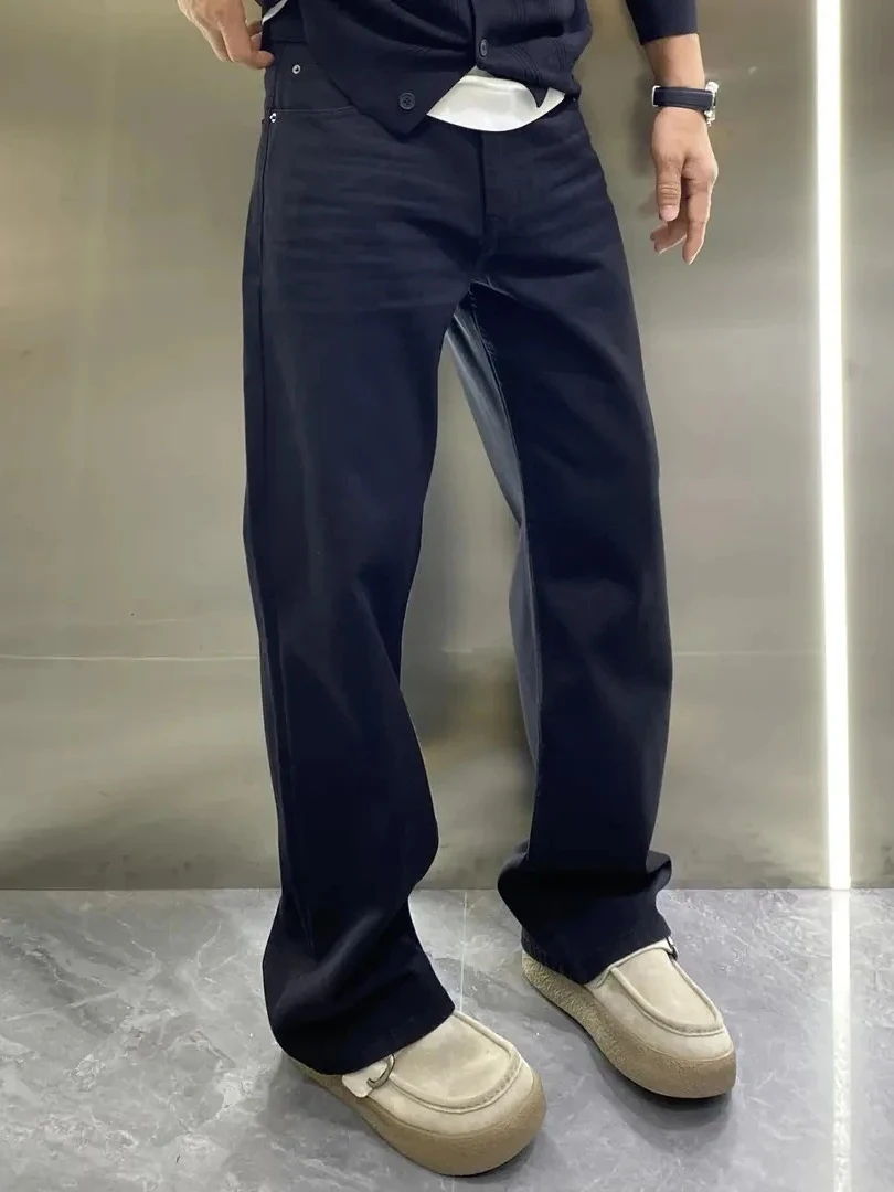 Мужские джинсы American Sle Waed: свободный крой, прямые штанины, однотонные, простые, повседневные, модные, для комфортной носки.
Мужские джинсы American Sle Waed: свободный крой, прямые штанины, однотонные, простые, повседневные, модные, для комфортной носки.