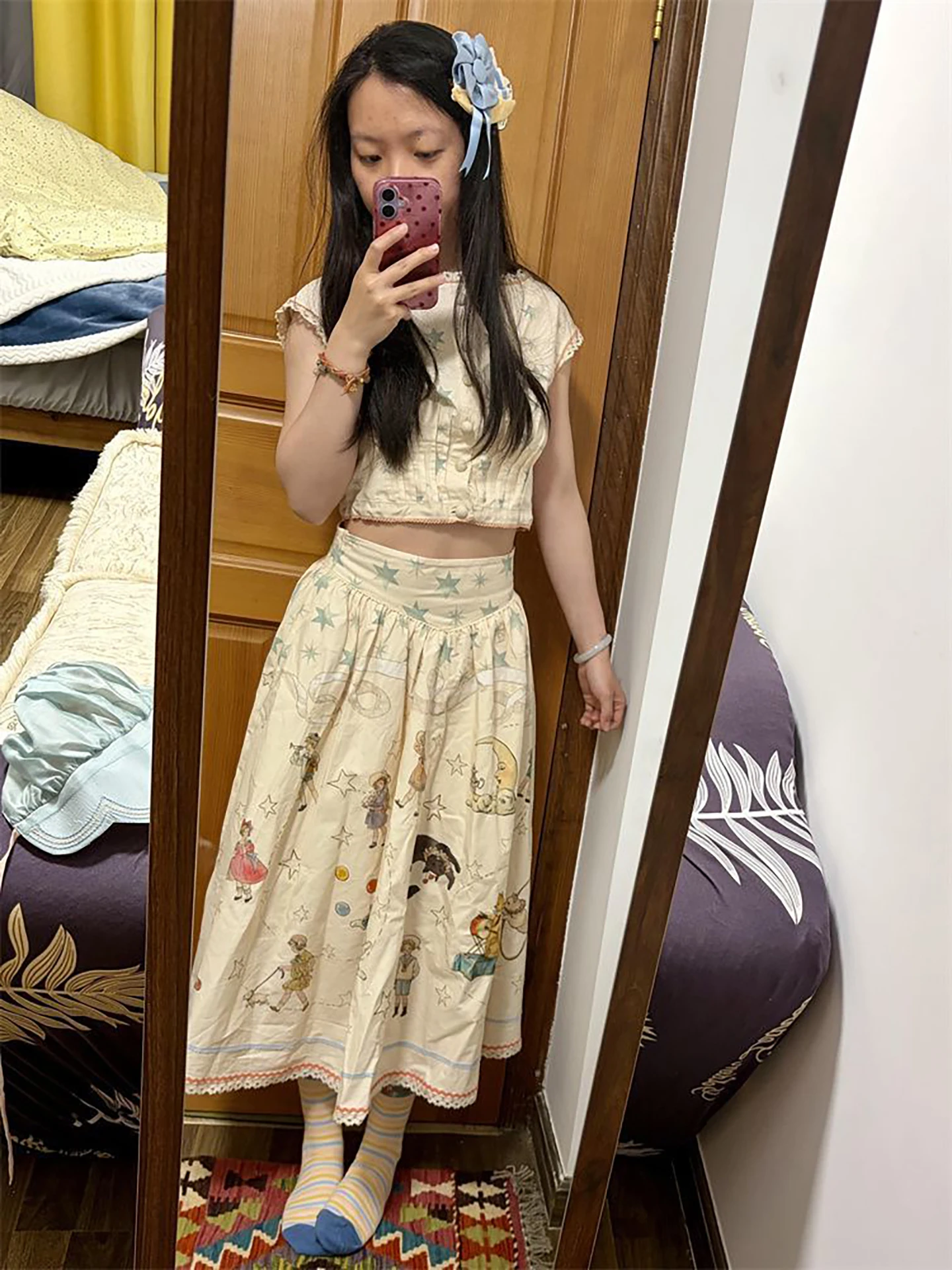 Vintage Feel Star Print Short Sleeve Shirt And Watercolor Half Skirt Set Women's Fashion Spring Autumn Casual Two-Piece Suit
Vintage Feel Star Print Short Sleeve Shirt And Watercolor Half Skirt Set Women's Fashion Spring Autumn Casual Two-Piece Suit