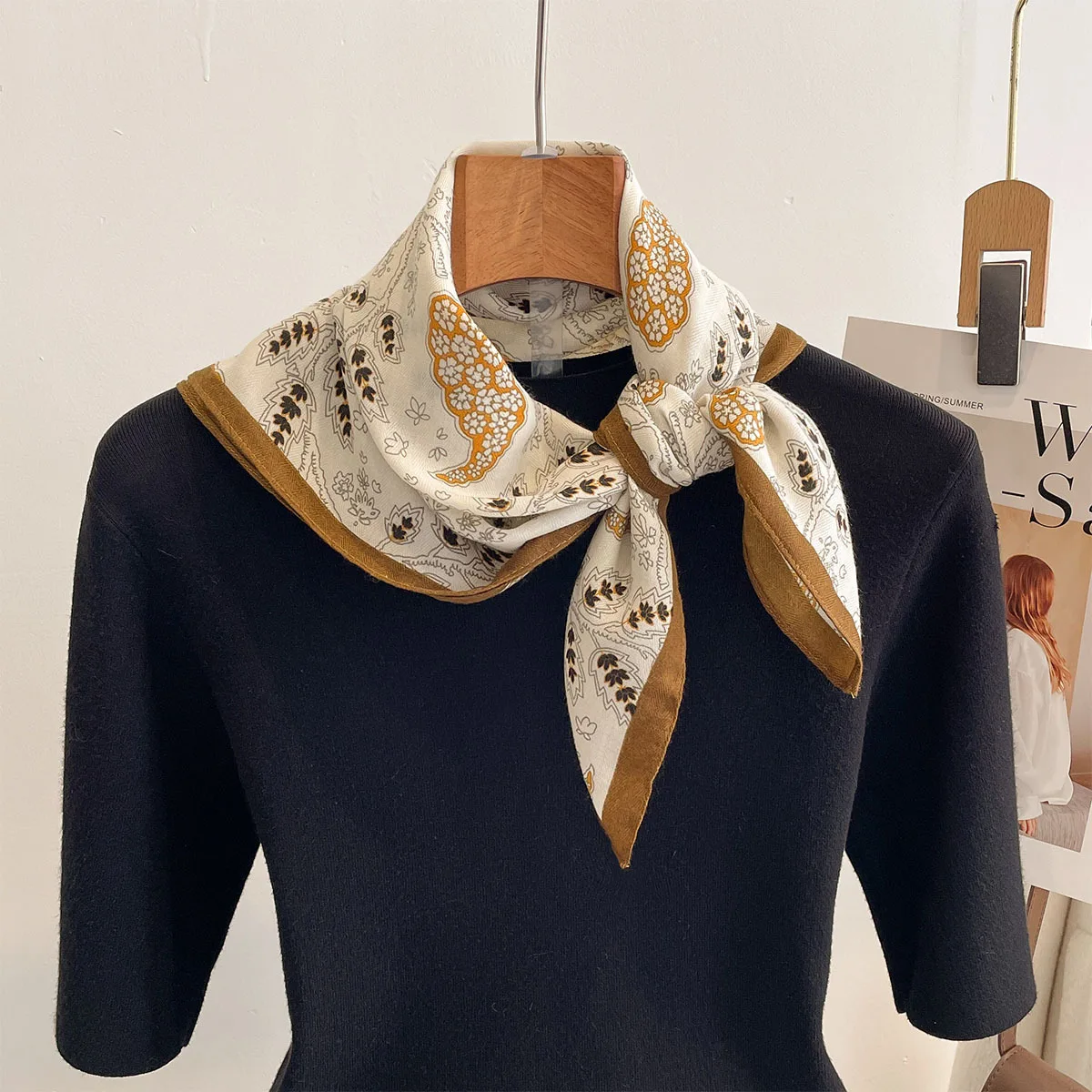 68cm Fashion Bandana Neck Scarfs For Women Floral Print Handkerchief Hijab Scarf Female Luxury Headband Soft Neck Scarves
68cm Fashion Bandana Neck Scarfs For Women Floral Print Handkerchief Hijab Scarf Female Luxury Headband Soft Neck Scarves