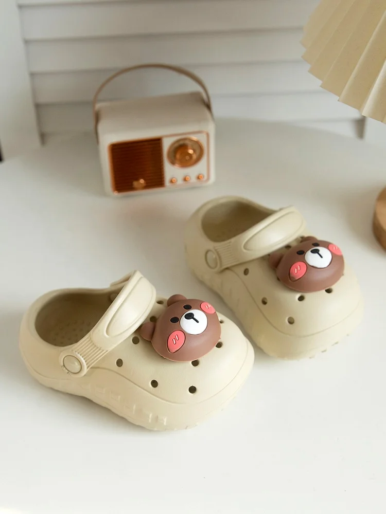 2025 new EVA children's hole slippers girls' summer indoor cute bear toe soft sole slippers
2025 new EVA children's hole slippers girls' summer indoor cute bear toe soft sole slippers