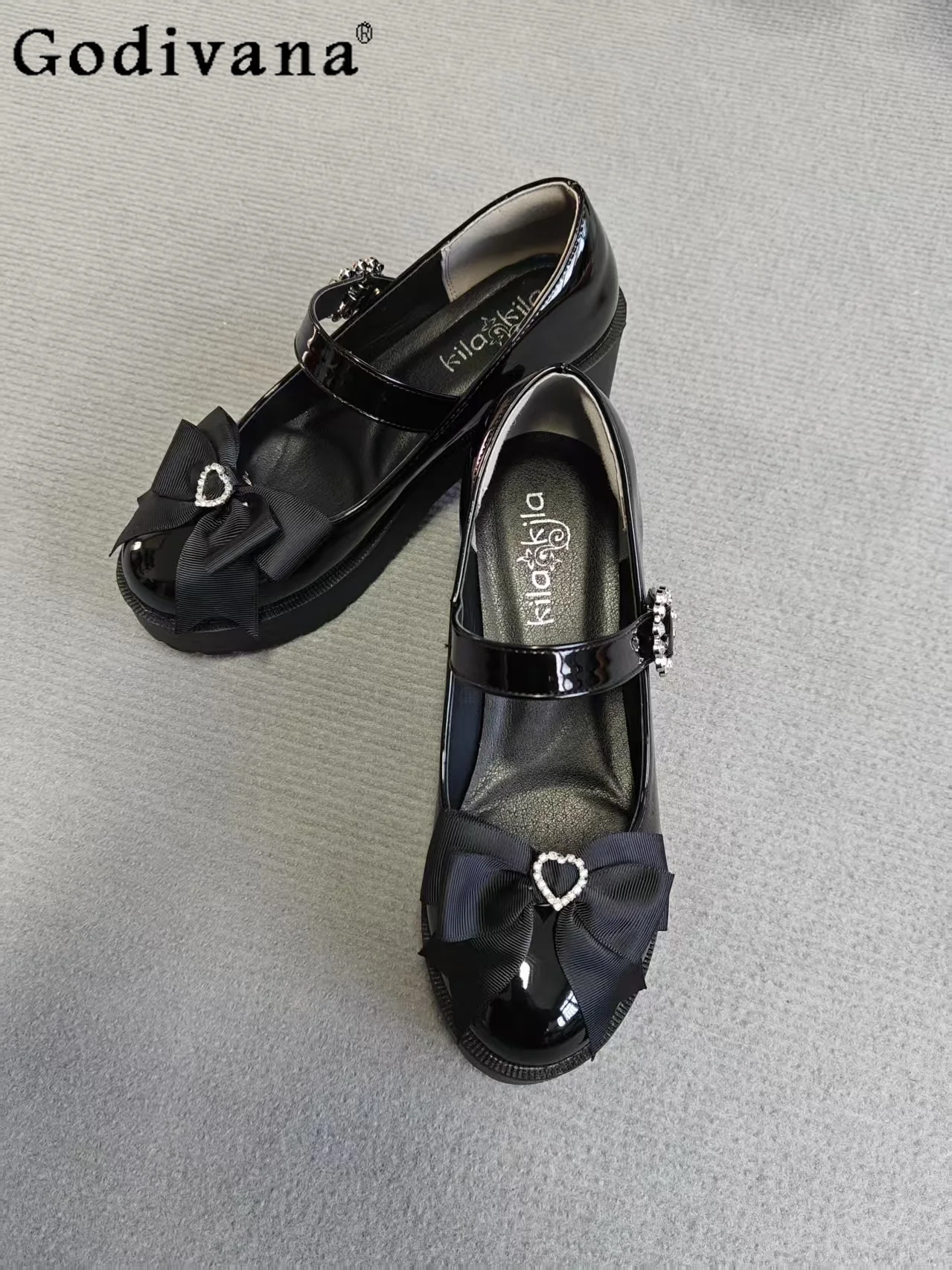 Mine Sweet Girl Japanese Original Lolita High Heels Rhinestone Bow Patent Leather Round Head Thick Heel Mary Jane Single Shoes
Mine Sweet Girl Japanese Original Lolita High Heels Rhinestone Bow Patent Leather Round Head Thick Heel Mary Jane Single Shoes