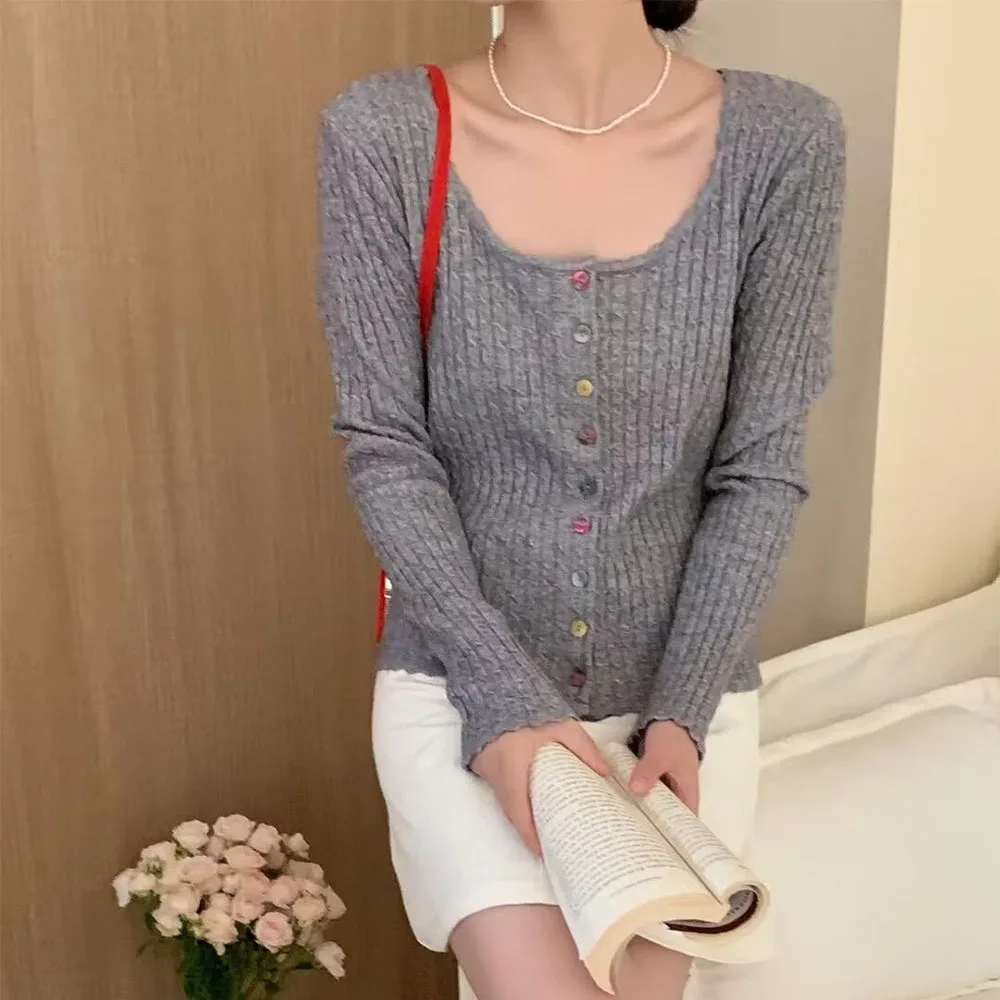 Autumn 2024 new women's casual fashion Joker slim color buckle twist core-spun yarn knitted cardigan coat.
Autumn 2024 new women's casual fashion Joker slim color buckle twist core-spun yarn knitted cardigan coat.