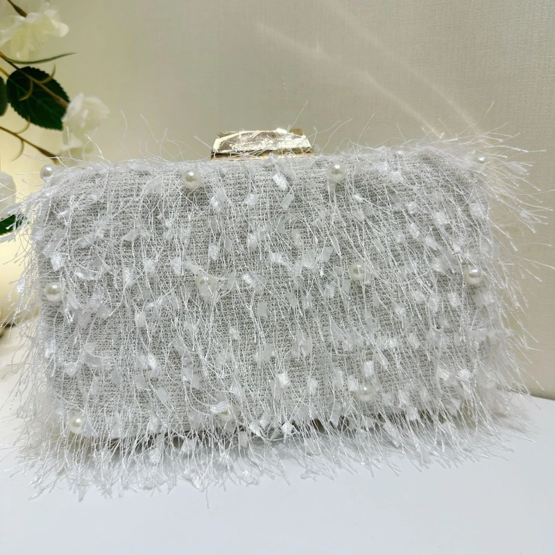 Fairy Tassels Fuzzy Clutch Bag Woman Handheld Wedding Party Banquet Box Bag Classic Pearls Beading Evening Purse Sweet Hand Bags
Fairy Tassels Fuzzy Clutch Bag Woman Handheld Wedding Party Banquet Box Bag Classic Pearls Beading Evening Purse Sweet Hand Bags