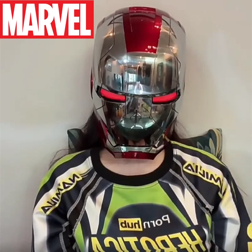 Оригинальный шлем Marvel Мстители Железный человек Mk5 Электрический в масштабе 1:1 передвижной Многокомпонентный английский Голосовое управление косплей подарок
Оригинальный шлем Marvel Мстители Железный человек Mk5 Электрический в масштабе 1:1 передвижной Многокомпонентный английский Голосовое управление косплей подарок