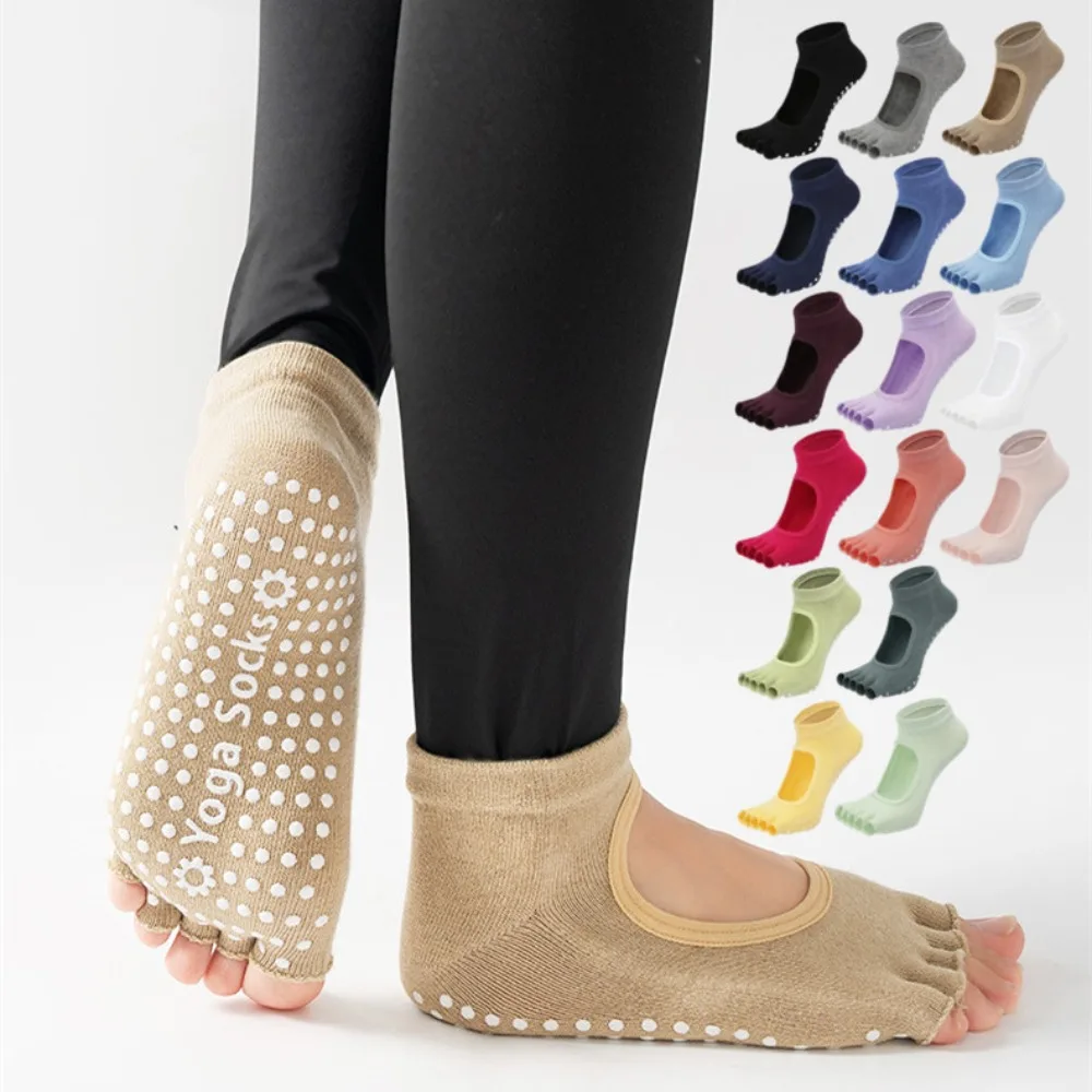 Профессиональные носки для йоги с пятью пальцами, женские дышащие хлопковые носки с открытой спиной для спортзала, пилатеса, силиконовые нескользящие спортивные носки для дома
Профессиональные носки для йоги с пятью пальцами, женские дышащие хлопковые носки с открытой спиной для спортзала, пилатеса, силиконовые нескользящие спортивные носки для дома