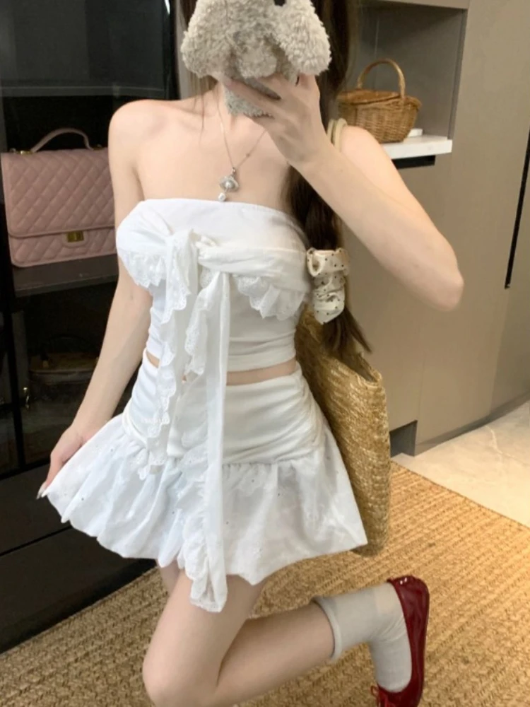 Korean Preppy Style Sweet White Suit Women Chic Tube Top + Short Fluffy Skirts New Fairy Fashion Pure Desire Slim Two Piece Set
Korean Preppy Style Sweet White Suit Women Chic Tube Top + Short Fluffy Skirts New Fairy Fashion Pure Desire Slim Two Piece Set
