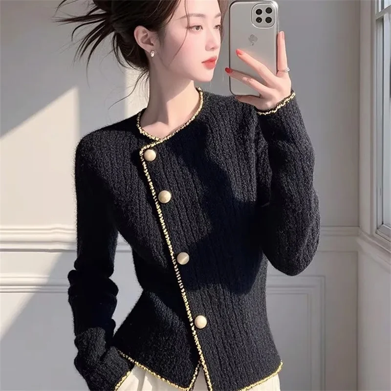 New 2025 Autumn Winter Women's Knitwear Long Sleeve Single-breasted Slim Knitted Cardigan Female Fashion Casual Jacket Tops
New 2025 Autumn Winter Women's Knitwear Long Sleeve Single-breasted Slim Knitted Cardigan Female Fashion Casual Jacket Tops