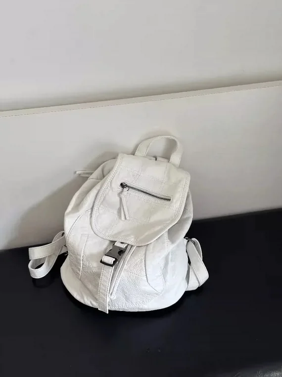 Minimalist American Hot Girl Washed Soft Leather Large Capacity Travel Dual Shoulder Bag Women High Design Sense Bag
Minimalist American Hot Girl Washed Soft Leather Large Capacity Travel Dual Shoulder Bag Women High Design Sense Bag