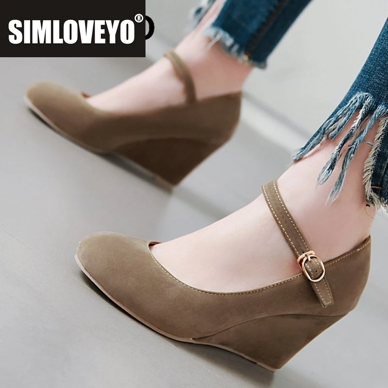 SIMLOVEYO 2025 новые модные замшевые женские туфли-лодочки из флока с круглым носком на танкетке 8 см, мягкая женская обувь на высоком каблуке с пряжкой и ремешком для вечеринок и свиданий
SIMLOVEYO 2025 новые модные замшевые женские туфли-лодочки из флока с круглым носком на танкетке 8 см, мягкая женская обувь на высоком каблуке с пряжкой и ремешком для вечеринок и свиданий