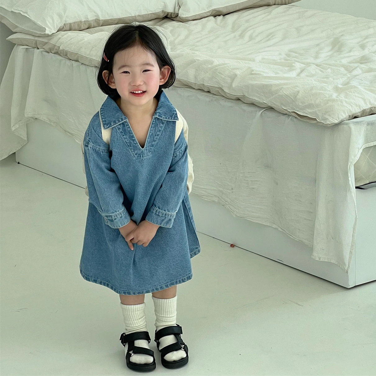 Korean Girl Dress 2023 Spring Summer New Girls' Denim Dress Lapel V Neck Denim Skirt Leisure Girl's Dress
Korean Girl Dress 2023 Spring Summer New Girls' Denim Dress Lapel V Neck Denim Skirt Leisure Girl's Dress