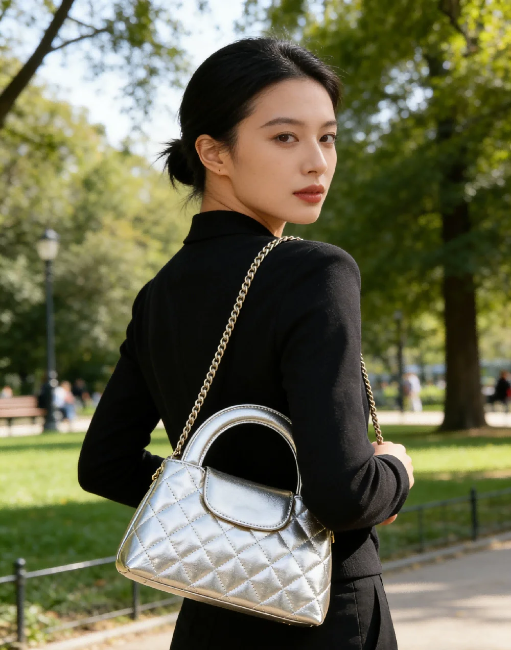 Solid Crossbody Bags for Women Korean Style Versatile Lingge Handbags Aesthetic Ladies Fashionable Chain Design Square Bags
Solid Crossbody Bags for Women Korean Style Versatile Lingge Handbags Aesthetic Ladies Fashionable Chain Design Square Bags