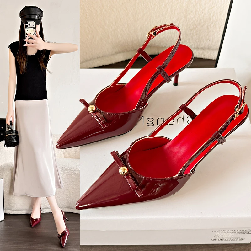Fashionable Pointed Toe Patent Leather High Heels Summer Large-sized Women's Shoes New Style Elegant Versatile Thin Heel Sandals
Fashionable Pointed Toe Patent Leather High Heels Summer Large-sized Women's Shoes New Style Elegant Versatile Thin Heel Sandals