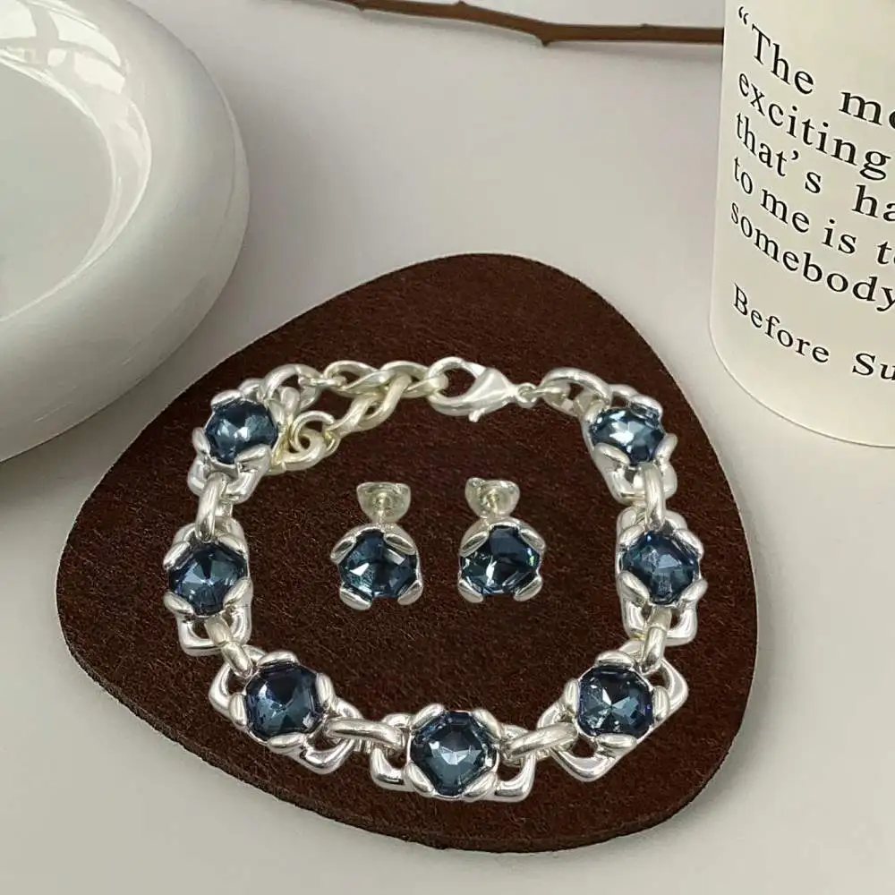 2026 Spring Bright Palace Blue Crystal Chain Earrings Bracelet Jewelry Two Piece Set Premium Gift
2026 Spring Bright Palace Blue Crystal Chain Earrings Bracelet Jewelry Two Piece Set Premium Gift