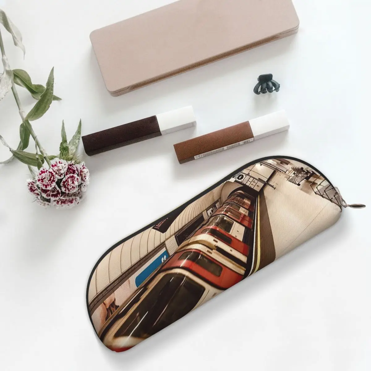 Лондон под землей, пенал, держатель для ручек, канцелярские принадлежности, большая коробка для хранения ручек, сумка-карандаш для мальчиков и девочек
Лондон под землей, пенал, держатель для ручек, канцелярские принадлежности, большая коробка для хранения ручек, сумка-карандаш для мальчиков и девочек