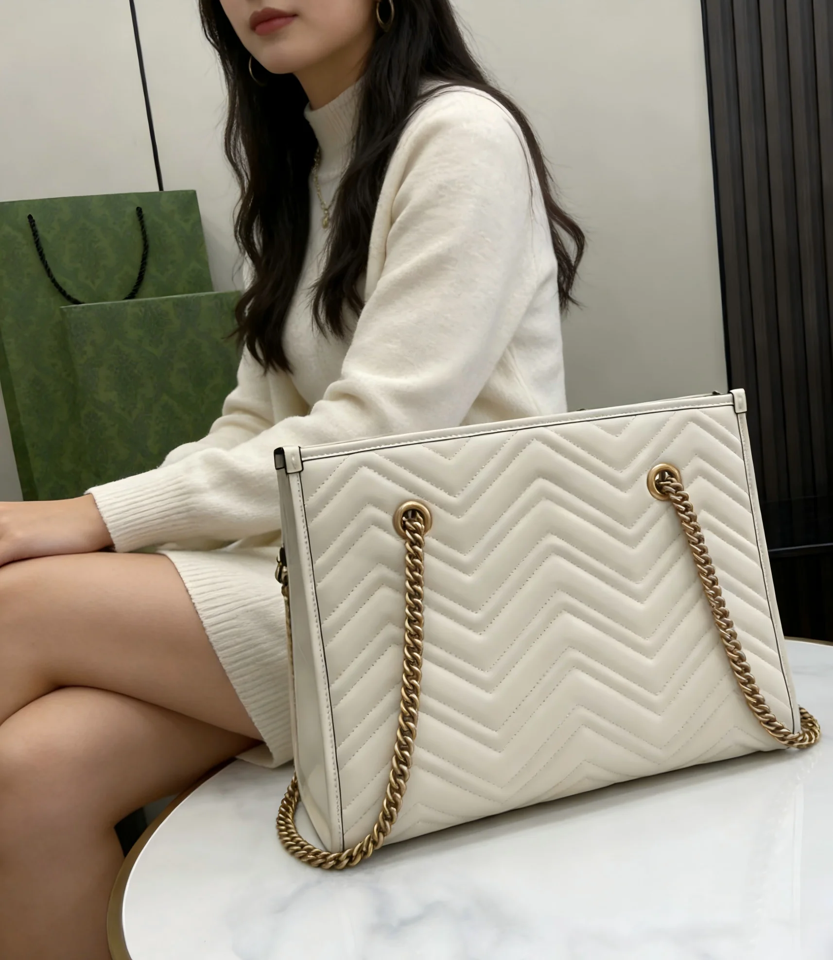 Fashionable Wave Handbag Hot Sale Of The Season New Simple Ladies Casual Shopping Bag Single Shoulder Soft Bag
Fashionable Wave Handbag Hot Sale Of The Season New Simple Ladies Casual Shopping Bag Single Shoulder Soft Bag