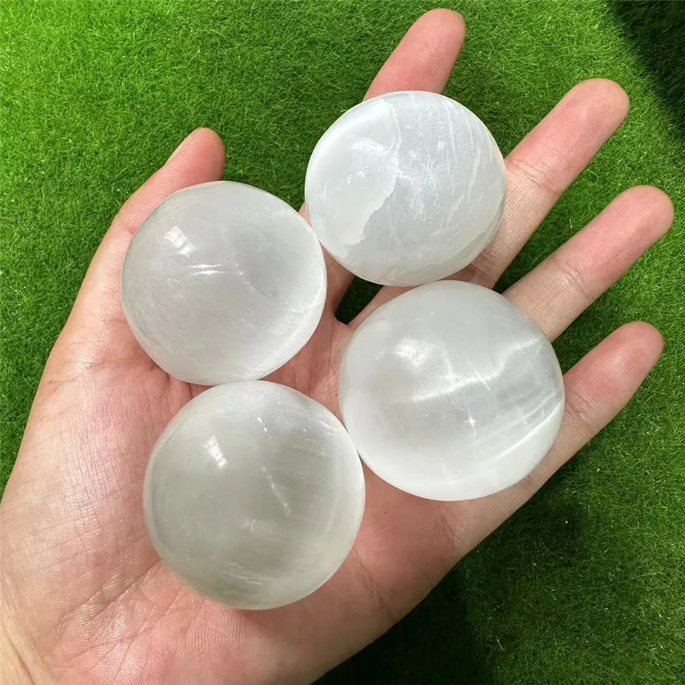 Wholesale High Quality Natural Gemstone Crystal Polished White Selenite Spheres Selenite Ball Decorative Home
Wholesale High Quality Natural Gemstone Crystal Polished White Selenite Spheres Selenite Ball Decorative Home