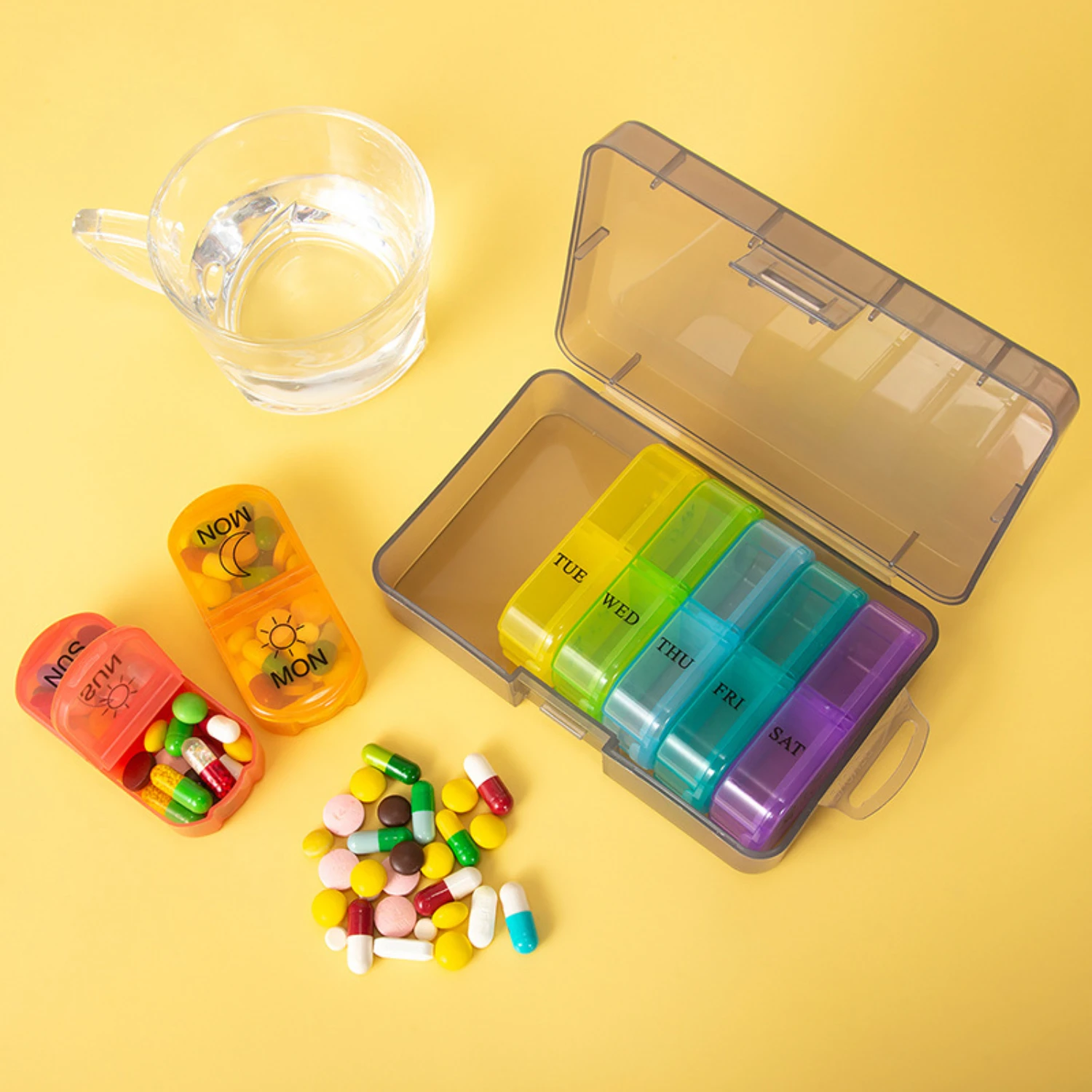 Portable Medicine Box 7 Days 14 Grids Small Medicine Box Medicine Classification Box Travel Medicine Box
Portable Medicine Box 7 Days 14 Grids Small Medicine Box Medicine Classification Box Travel Medicine Box