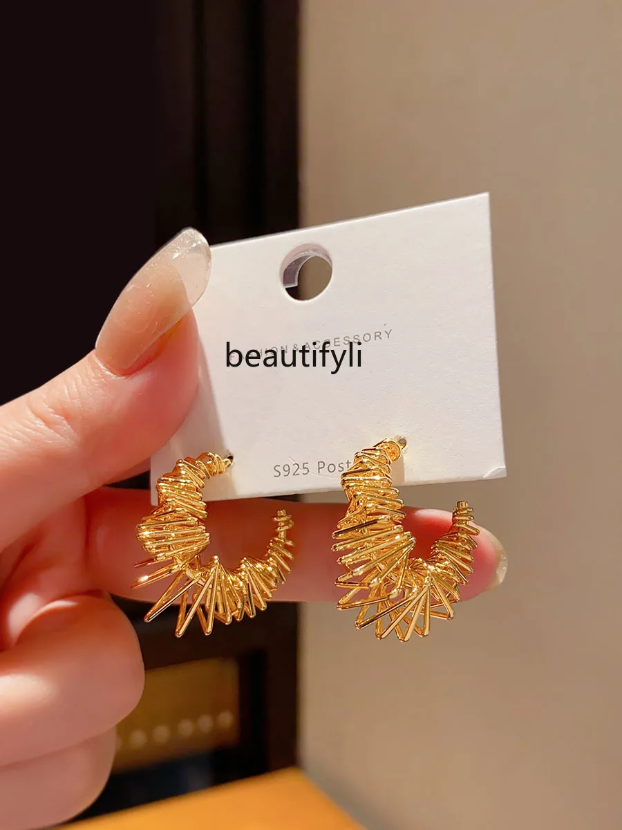 Retro three-dimensional geometric irregular earrings, earrings, women's high-end light luxury niche earrings
Retro three-dimensional geometric irregular earrings, earrings, women's high-end light luxury niche earrings