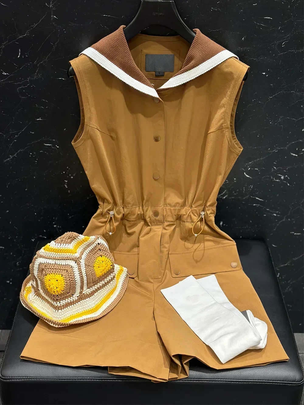 High Quality Korean Style Golf Sports 24 Spring and Summer Navy Collar Waist Sports Shorts Jumpsuit Women
High Quality Korean Style Golf Sports 24 Spring and Summer Navy Collar Waist Sports Shorts Jumpsuit Women