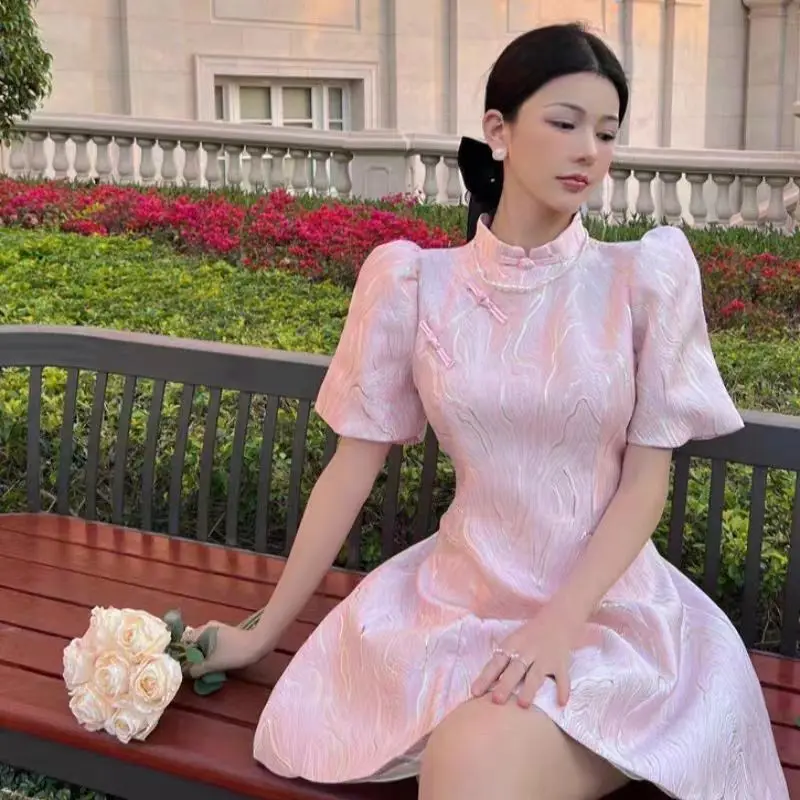 Modern Young Girl Retro Summer Elegant Cheongsam Dress Women Bubble Sleeve Temperament Party Dresses Pink Fashion Qipao Vestidos
Modern Young Girl Retro Summer Elegant Cheongsam Dress Women Bubble Sleeve Temperament Party Dresses Pink Fashion Qipao Vestidos