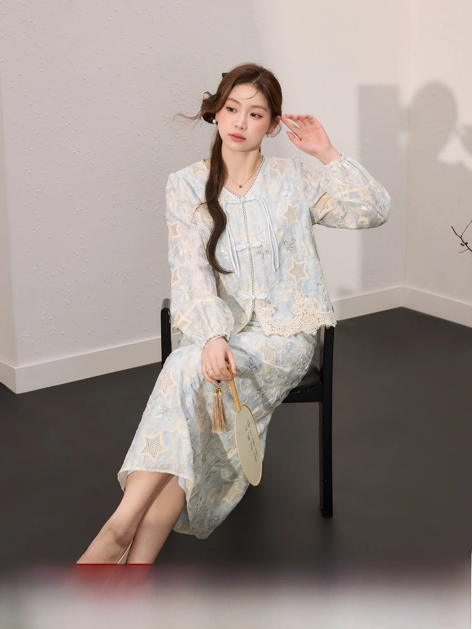 Blue Language Large Size Women's New Chinese Sle Mixed Silk Embroidered Skirt Spring Set High Waist A-Line Long Skirt
Blue Language Large Size Women's New Chinese Sle Mixed Silk Embroidered Skirt Spring Set High Waist A-Line Long Skirt