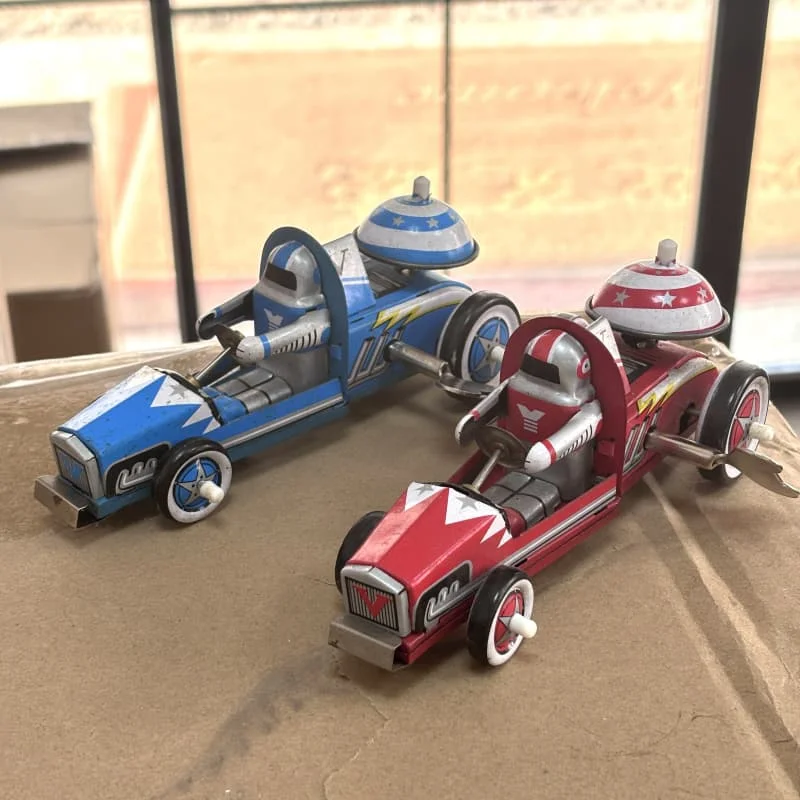 Clockwork Toy Adult Collection Retro Wind Up Toy Metal Tin F1 Racing Racer Sports Car Model Figures Vintage Toy Gift
Clockwork Toy Adult Collection Retro Wind Up Toy Metal Tin F1 Racing Racer Sports Car Model Figures Vintage Toy Gift