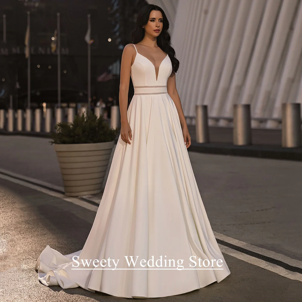 Cheap Woman Wedding Dress Customized Sexy Spaghetti Straps V Neck Simple Bridal Gown Sweep Train Backless Bride Dresses
Cheap Woman Wedding Dress Customized Sexy Spaghetti Straps V Neck Simple Bridal Gown Sweep Train Backless Bride Dresses