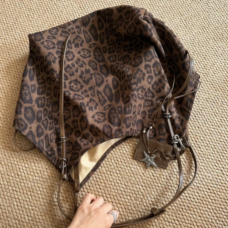 2025 Fall Winter Leopard Print Tote Bag, Vintage Large Capacity Shoulder Bag, Unique Designer Handbag for Women
2025 Fall Winter Leopard Print Tote Bag, Vintage Large Capacity Shoulder Bag, Unique Designer Handbag for Women
