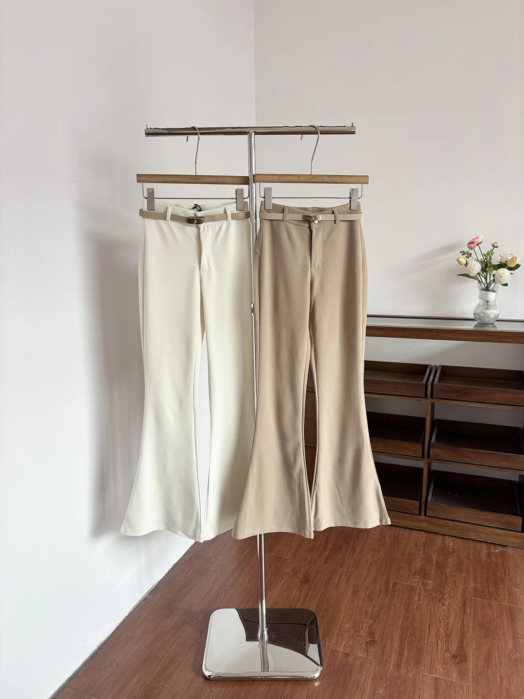2026 Summer New Korean Minimalist Style Casual Long Pants Women Slimming Commute Micro Flared Pants with Belt High Waist Poly...
2026 Summer New Korean Minimalist Style Casual Long Pants Women Slimming Commute Micro Flared Pants with Belt High Waist Poly...