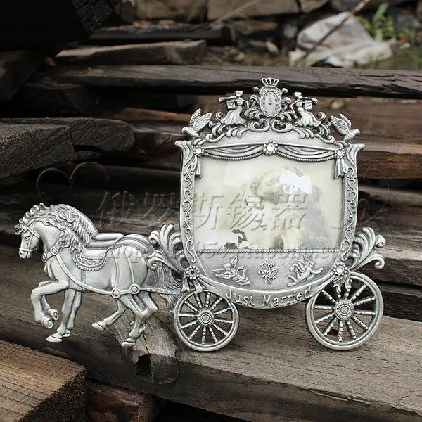 Russian Retro Metal Photo Frame, Personalized Memory Frame, Creative Tin Photo Frame, European Classical Court Carriage
Russian Retro Metal Photo Frame, Personalized Memory Frame, Creative Tin Photo Frame, European Classical Court Carriage