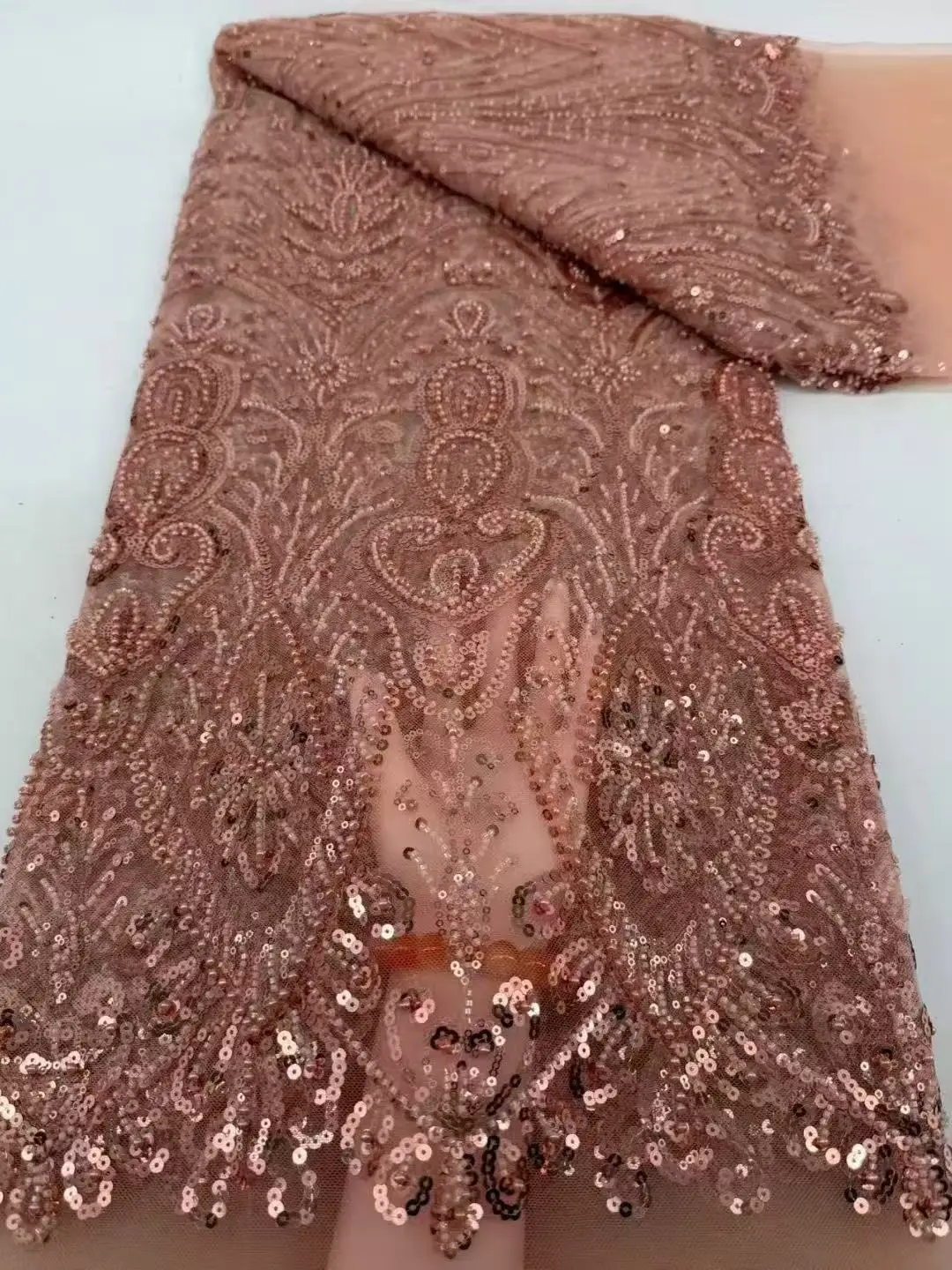 Nigerian luxury african fabrics Beaded Lace Fabric with High Quality Sequins Embroidery Luxurious French Lace for Dress Sewing
Nigerian luxury african fabrics Beaded Lace Fabric with High Quality Sequins Embroidery Luxurious French Lace for Dress Sewing