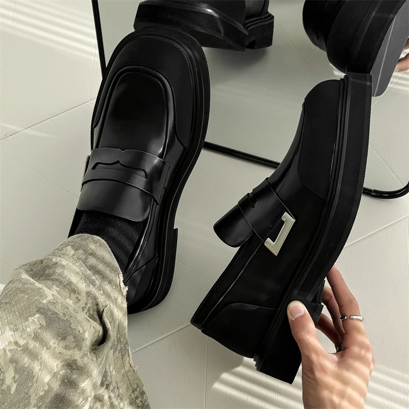 Trendy men's thick soled shoes Fashion designers Brand style Daily office outdoor High quality couple loafers Four Seasons
Trendy men's thick soled shoes Fashion designers Brand style Daily office outdoor High quality couple loafers Four Seasons
