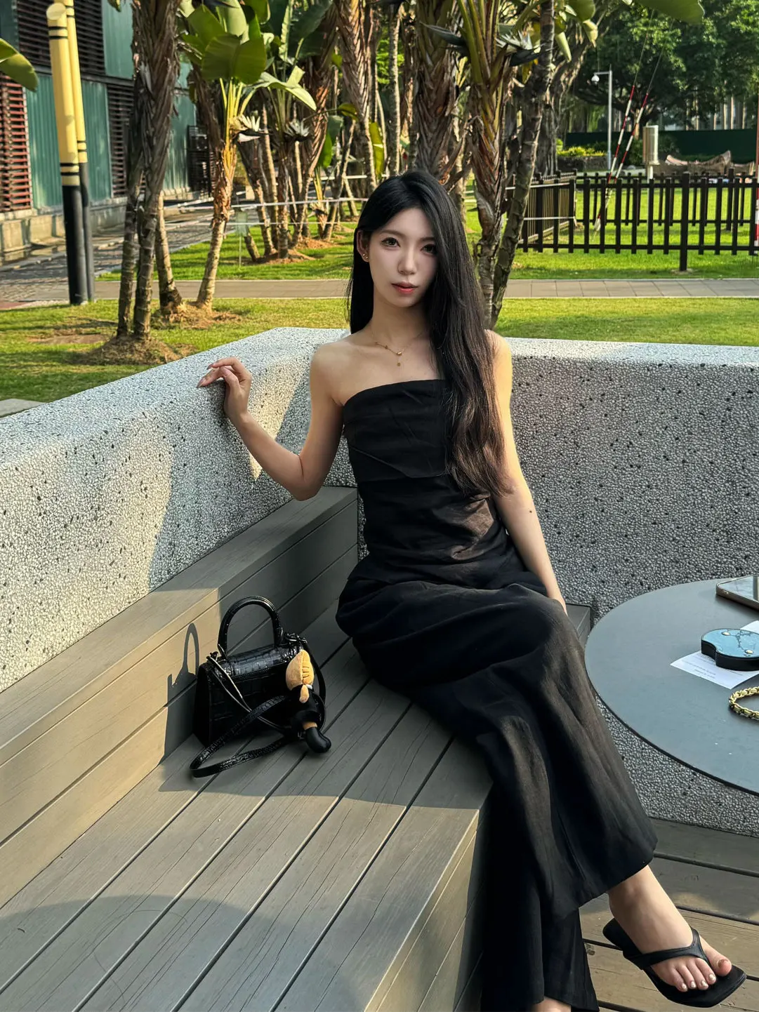 Elegant Black Sleeveless Slim Fit Bandeau Vest Women's Summer 2026 New Hanging Sensation Casual Wide Leg Pants Set
Elegant Black Sleeveless Slim Fit Bandeau Vest Women's Summer 2026 New Hanging Sensation Casual Wide Leg Pants Set